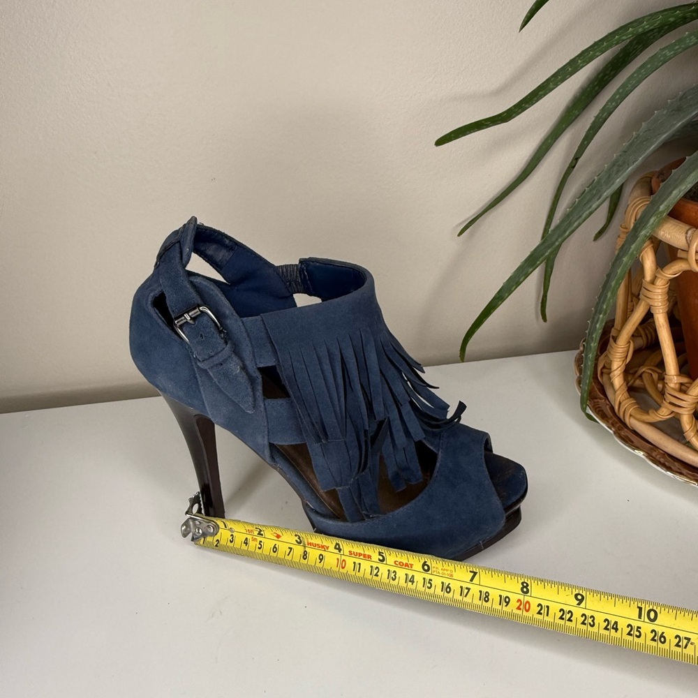 JustFab Blue Faux Suede Fringe Peep Toe High Heel Sandals Women’s Size 8.5 - Picture 4 of 9